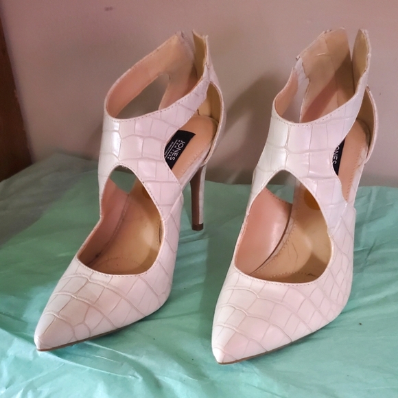 Jones New York Christine white pumps Size 8 - Picture 2 of 15